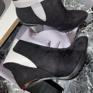 Nine West Black Suede Bootie with Silver Trim Size 7.5